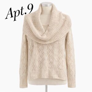 NWT Apt. 9 Ivory Lace Knit Cowl Neck Sweater.
Women’s Medium
